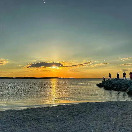 Semesterbostad House Bianca Valbandon